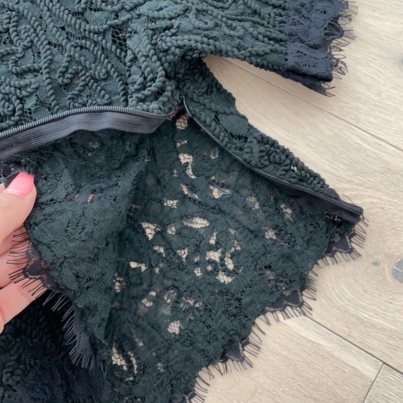 Black crop top size xs - Picture 3 of 4